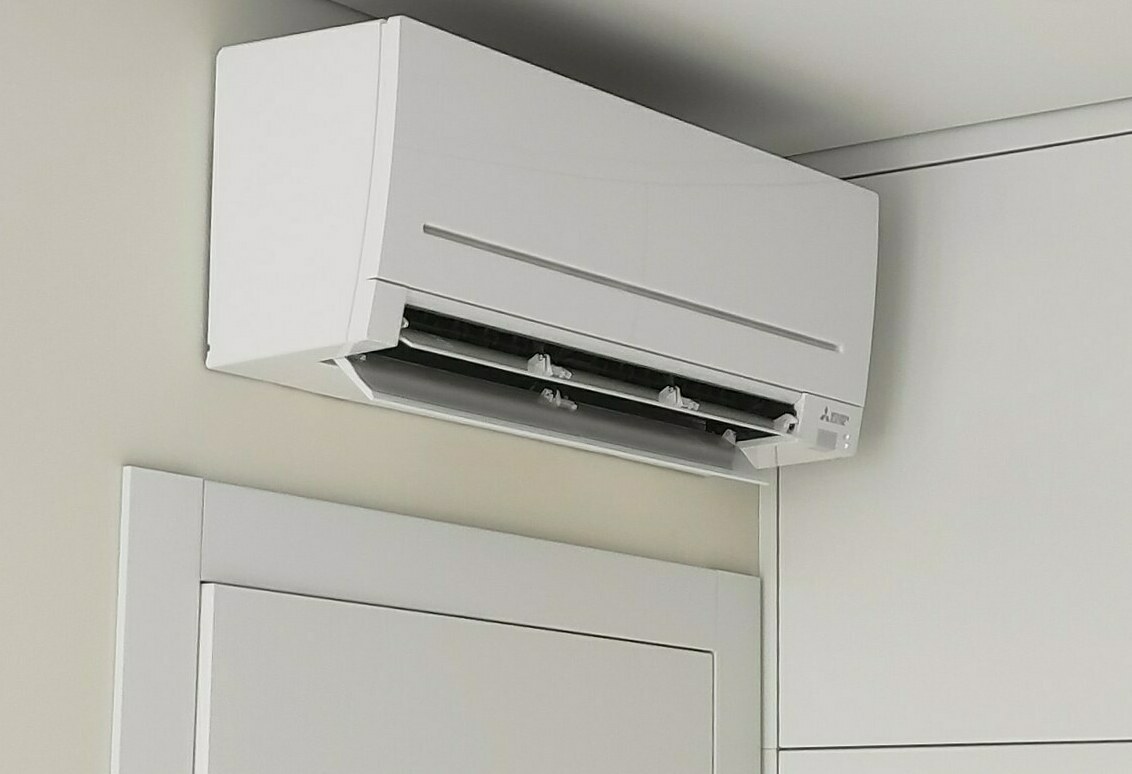 кондиционер mitsubishi electric в спальне Установка кондиционера в Москве